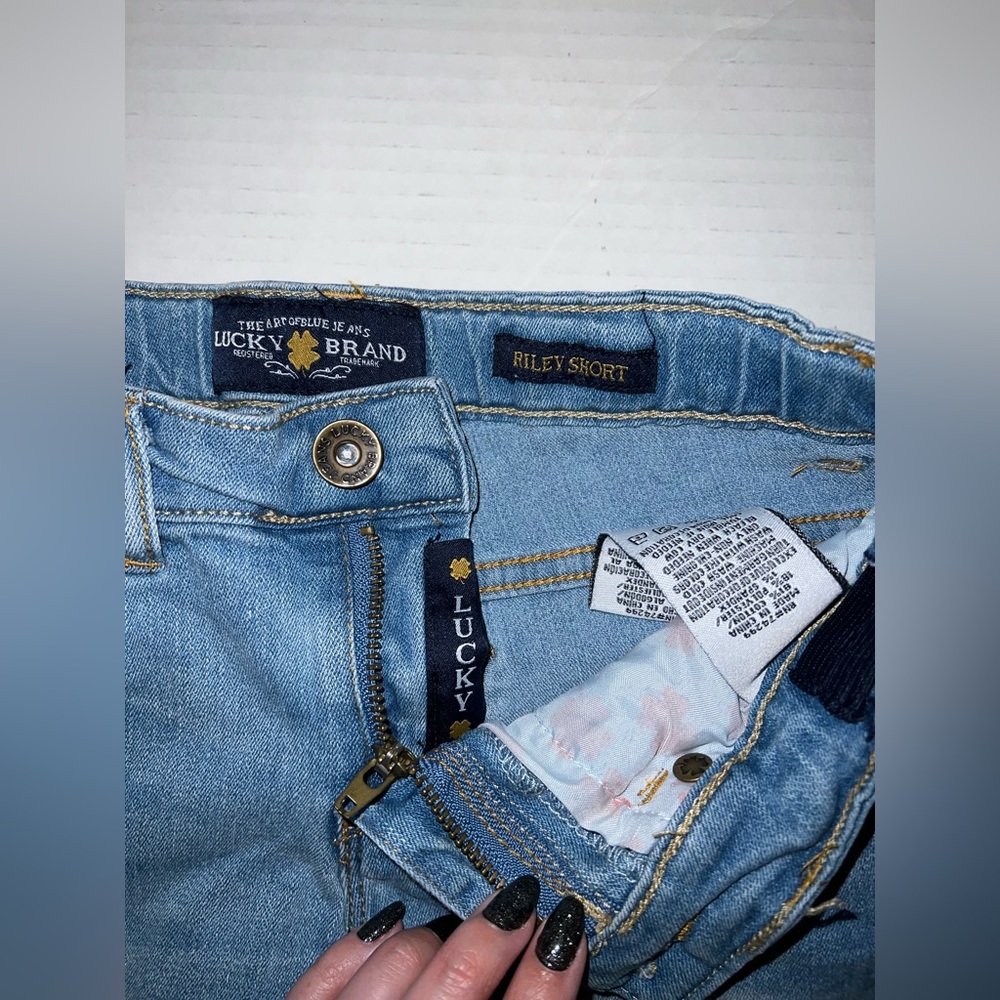 Lucky Brand “Riley Short” - Picture 4 of 11